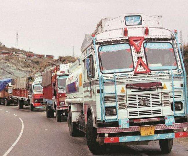 गाजियाबाद से दिल्ली में भारी वाहनों की नो एंट्री, शनिवार रात 10 बजे से रविवार दोपहर तक रहेगी पाबंदी