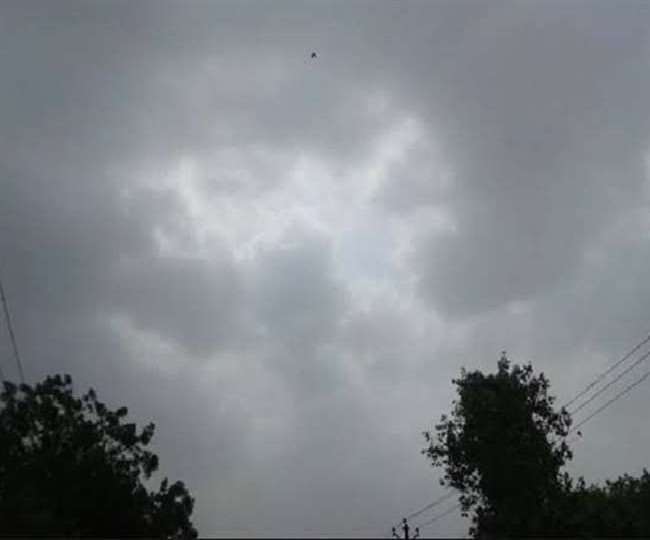Jalandhar Weather Update: जालंधर में बारिश के बाद बढ़ी ठिठुरन, आज भी आसमान में छाए रहेंगे बादल