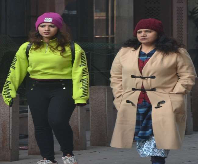आगरा में लगातार चौथे दिन 'कोल्ड डे' जैसा हाल, हल्की धूप दे रही राहत