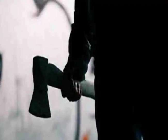 जालौन में कुल्हाड़ी से काटकर पुत्र ने की प्रवासी पिता की निर्मम हत्या, आरोपित की तलाश में दी जा रही दबिश