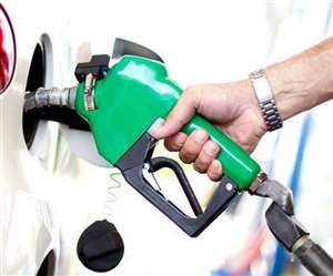 राजस्थान में पंजाब, हरियाणा, उत्तरप्रदेश एवं मध्यप्रदेश जैसे पड़ोसी राज्यों से ज्यादा पेट्रोल व डीजल पर वैट है।