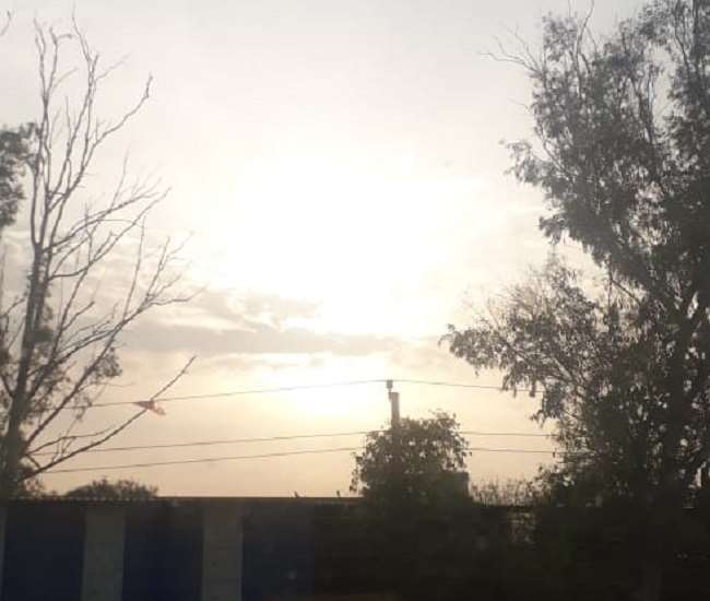Aligarh Weather Forecast : गर्मी ने किया जीना मुहाल तो कोरोना के डर से घरों में दुबके लोग Aligarh news