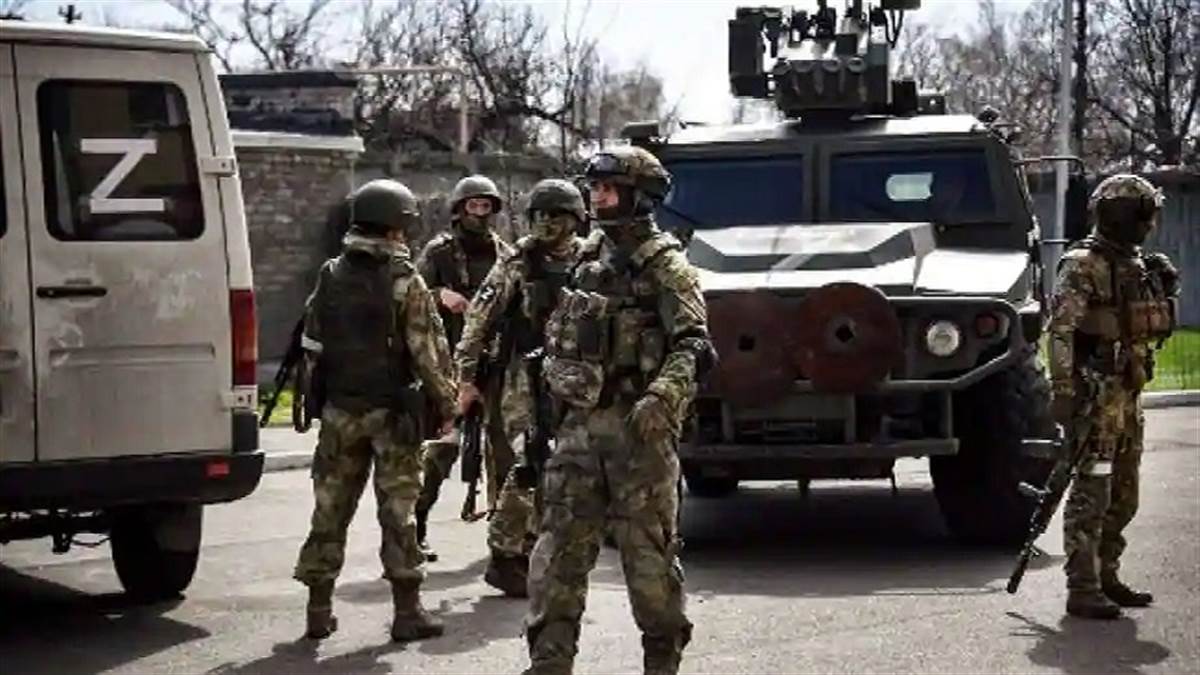 Russia Ukraine War: बढ़ी चुनौतियों से चौकन्ना रूस 40 पार को भर्ती करेगा सेना में, फिनलैंड सीमा पर बढ़ेगी सैनिकों और हथियारों की तैनाती