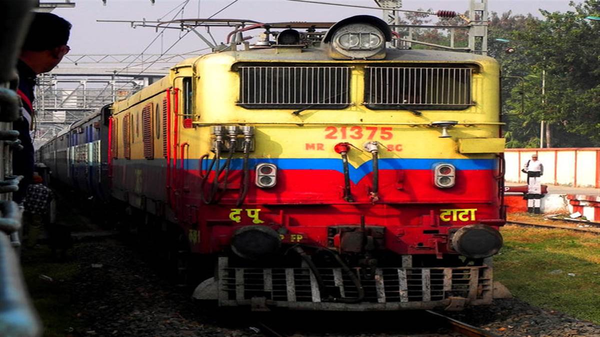 Indian Railways: यात्रीगण कृपया ध्यान दें... वाराणसी- प्रतापगढ़ होकर जाएगी 24 को चलने वाली दून एक्सप्रेस