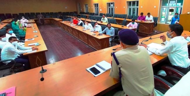 जिला पंचायत सदस्य डरें नहीं, मांगे सुरक्षा