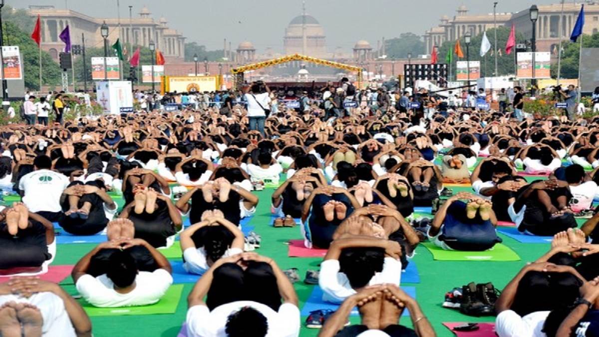 मनुष्यता के लिए अनुपम उपहार है योग, इसे अपनाना हो सभी का ध्येय