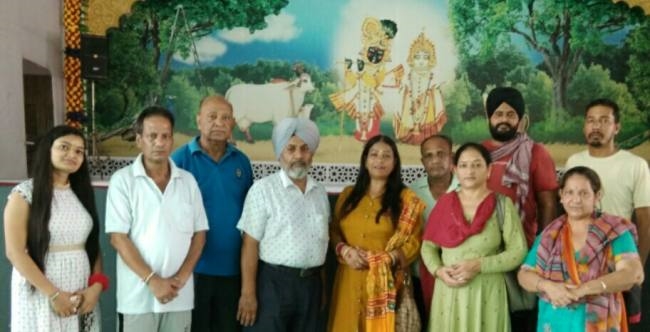 धार्मिक स्थलों के दर्शन कर वापस लौटे भक्तजन