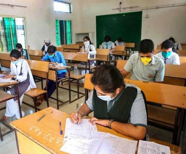 जम्मू कश्मीर में डेढ़ साल बाद पटरी पर आने लगी शिक्षा, SMVDU में शुरू हुईं कक्षाएं