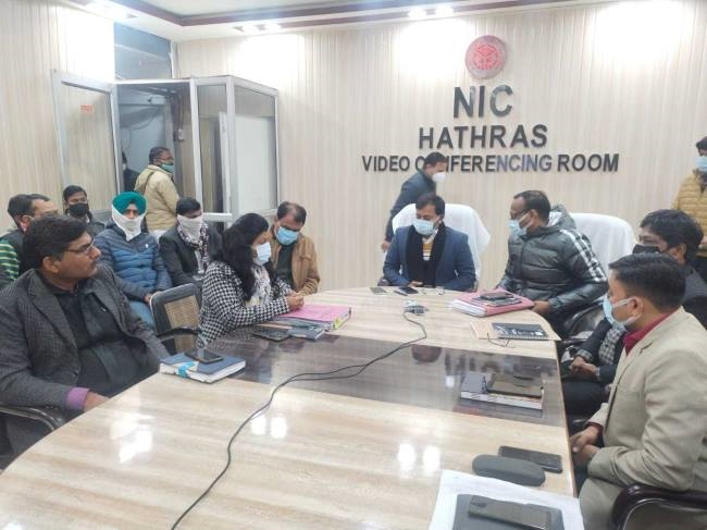 चुनाव से पहले ईवीएम का हुआ रैंडमाइजेशन