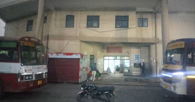 ठिठुरन भरी सर्दी ने घटा दी कासगंज डिपो की आय