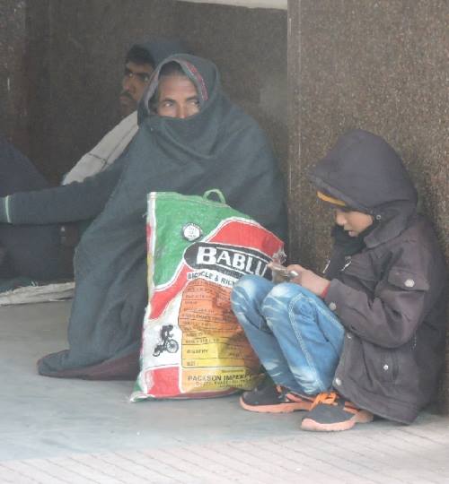 धूप व धुंध की आंख मिचौली, गलन बरकरार