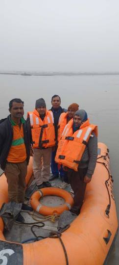 नाव हादसे में लापता तीन लोगों का सुराग नहीं