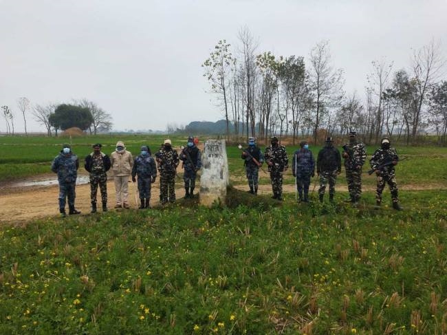 गणतंत्र दिवस को लेकर बार्डर पर हाई अलर्ट, गश्त कर रही एसएसबी