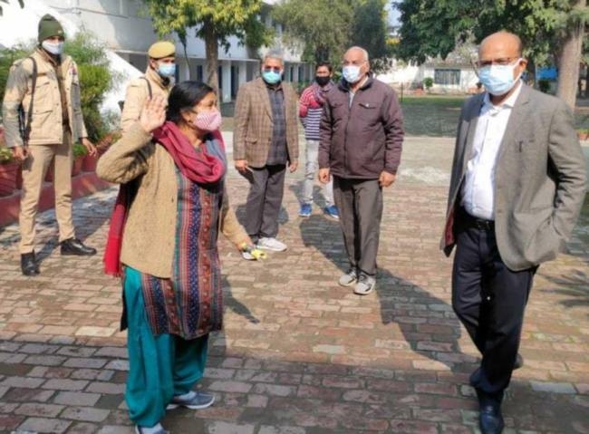 परीक्षार्थियों को सघन जांच उपरांत दिया जाए कक्ष में प्रवेश