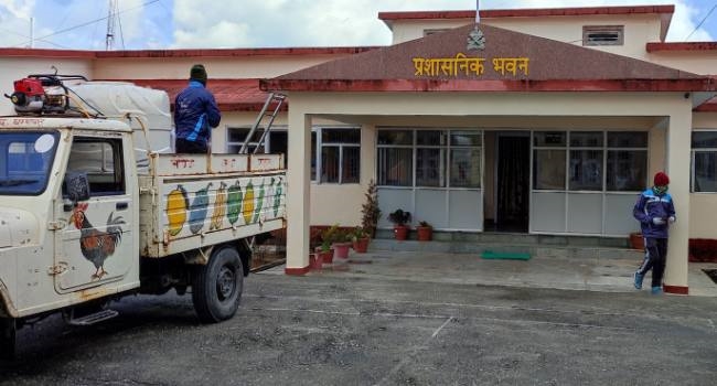 चम्पावत नगर पालिका ने शुरू किया सैनेटाइजेशन
