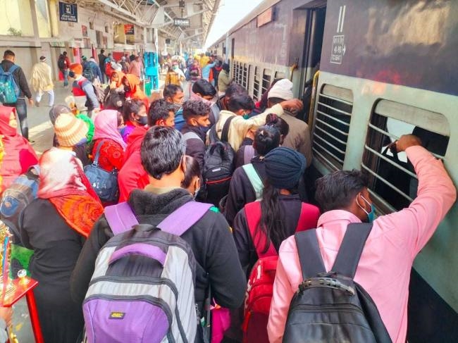 सिवान में यात्रियों की कोरोना जांच के नाम पर हो रही खानापूर्ति