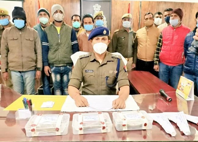 पेट्रोल पंप से हुई लूट का राजफाश, तीन गिरफ्तार