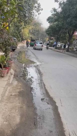सेक्टर 40 में सीवर हो रहे ओवरफ्लो
