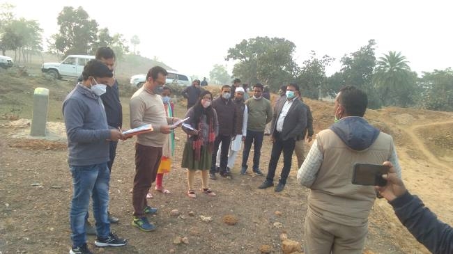 अविलंब लंबित आवास पूर्ण करें अन्यथा होगी कार्रवाई