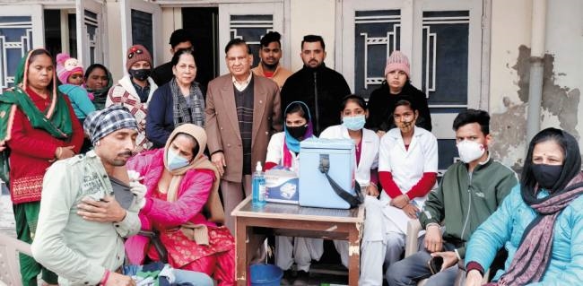 सहायक सिविल सर्जन समेत 243 लोग संक्रमित