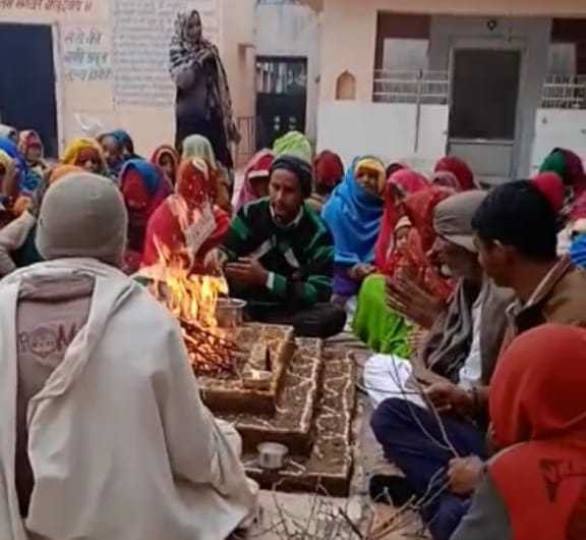 मुंडिया खेड़ा में नारायण मुनि महाराज की याद में हवन आयोजित