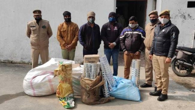 नकली शैंपू बनाने की फैक्ट्री का भंडाफोड़, चार गिरफ्तार