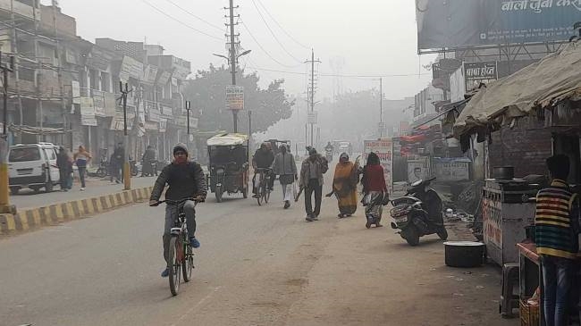 कोहरे के बाद निकली धूप, ठंड से राहत