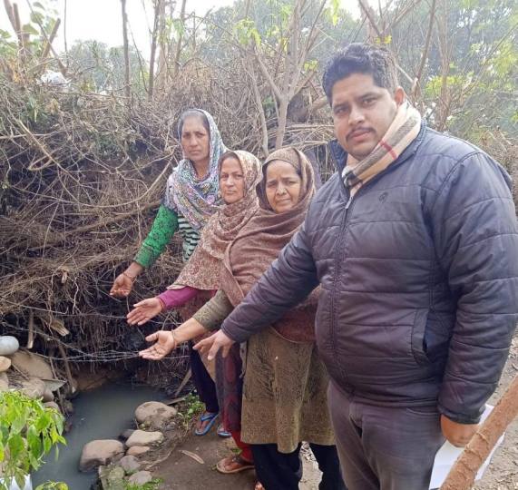 एससी मोहल्ले में गंदे पानी की निकासी न होने से बीमारियां फैलने का खतरा