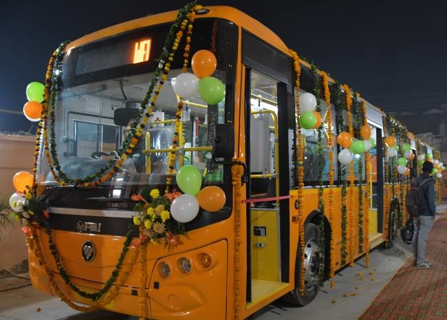 आज से इलेक्ट्रिक बसों में करें सफर