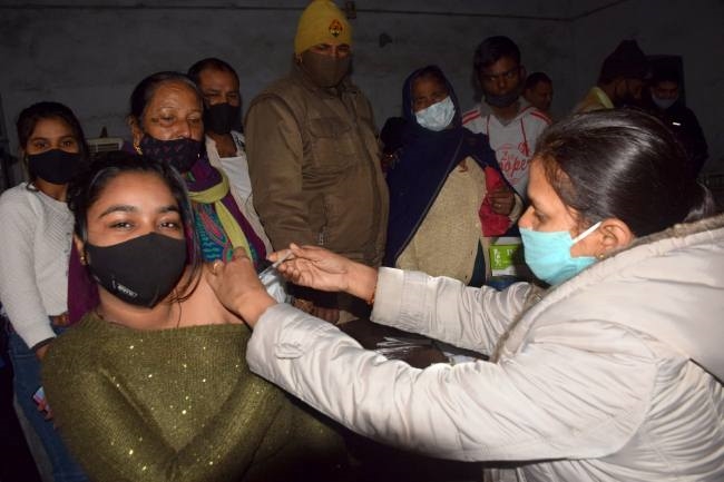 444 मिले, 80 हजार ने लगवाया टीका