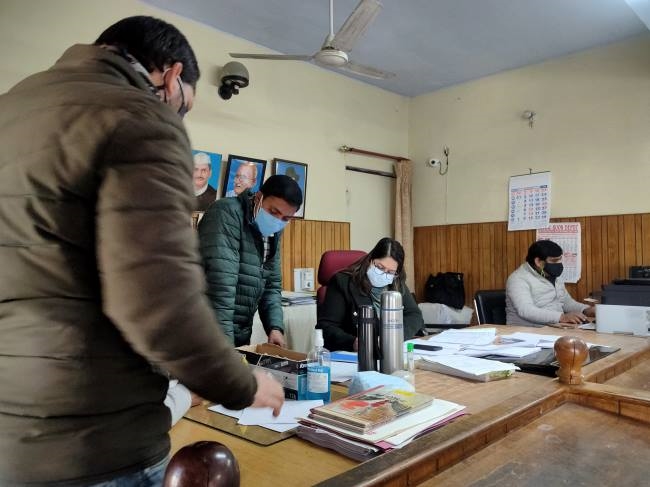 विकासनगर में 11, सहसपुर के लिए 10 प्रत्याशियों ने खरीदे पर्चे