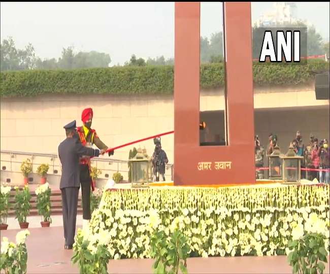 राष्ट्रीय युद्ध स्मारक में विलय की गई अमर जवान ज्योति की लौ, आज से इंडिया गेट पर नहीं दिखेगी ये ज्योति