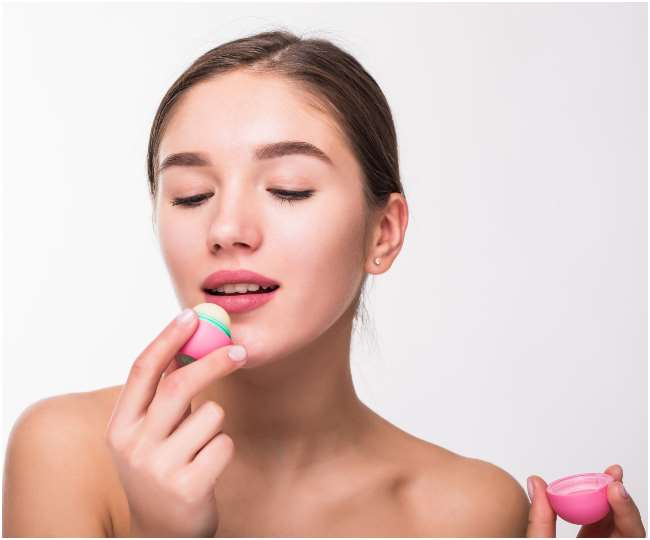 Soft Lips Home Remedies: मुलायम और खूबसूरत होंठ चाहिए, तो ये आसान घरेलू नुस्खे आएंगे काम