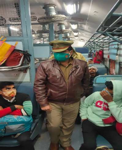 यूपी विधानसभा चुनाव 2022: ट्रेनों में नहीं होगी शराब की तस्करी, जीआरपी ने अपनाया खास तरीका