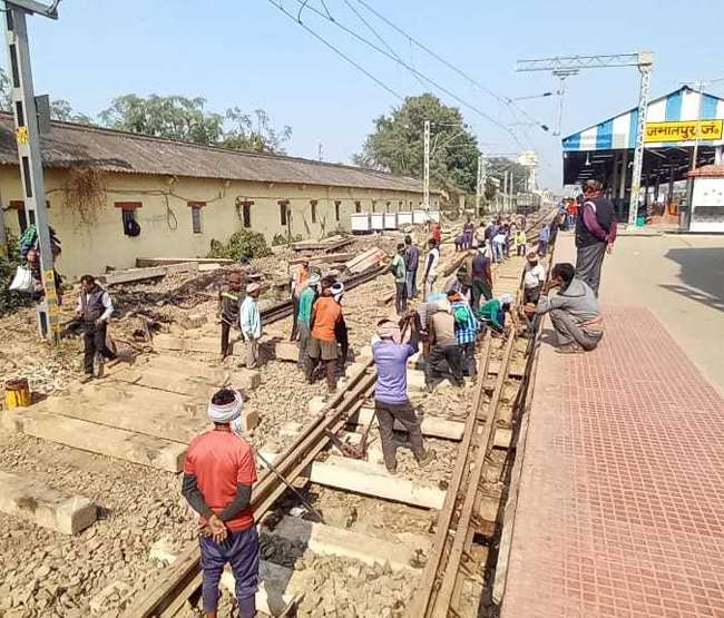 भारतीय रेल: गरीब रथ रद, विक्रमशिला एक्सप्रेस ट्रेन का मार्ग बदला, कई रेलगाडि़यों का विलंब हो रहा परिचालन