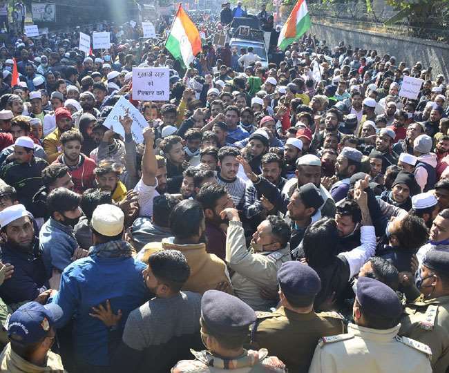 मुस्लिमों को आरक्षण से तो मुश्किल और बढ़ेगी