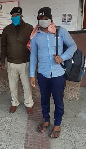 किशोरी के अपहरण का साजिशकर्ता पीडीडीयू जंक्शन से गिरफ्तार, परिजनों से एक लाख रुपये की मांग रहे थे फिरौती
