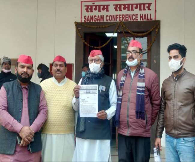 प्रयागराज के एडीजी और आइजी को चुनाव से पहले हटाने की मांग, जानिए सपा नेताओं ने क्या बताई वजह
