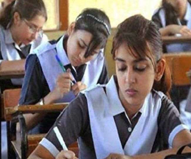 Maharashtra SSC, HSC Exams 2022: महाराष्ट्र बोर्ड ने 10वीं,12वीं की परीक्षा तिथियों पर किया बड़ा ऐलान, जानें डिटेल्स