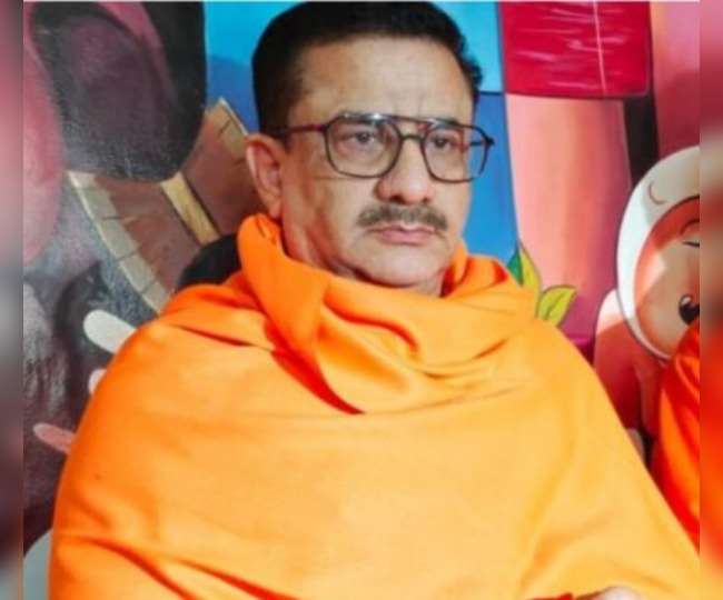 वसीम रिजवी उर्फ जितेंद्र नारायण त्यागी की पत्नी के साथ मारपीट, जेल से किया ट्वीट-मौलाना कर सकते हैं हत्या