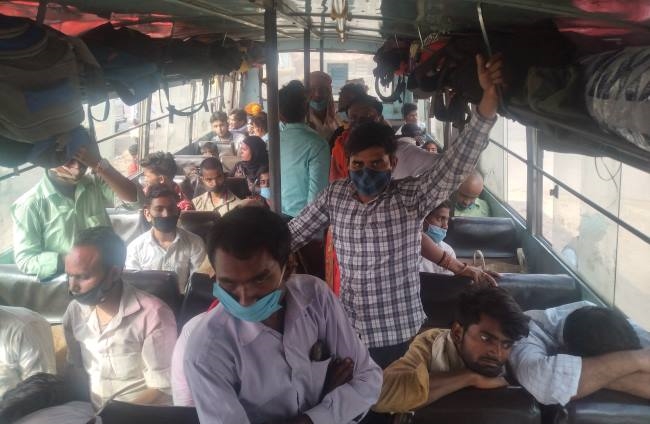 जाने को नहीं आने का..घरवापसी को परदेसियों की कतार