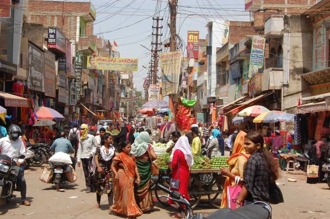 तेजी से फैल रहा संक्रमण, नहीं खत्म हो रही लापरवाही