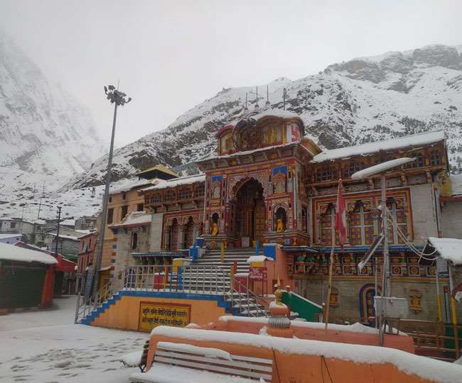 व्यवस्थाएं बहाल करने बदरीनाथ पहुंचा देवस्थानम बोर्ड का दल