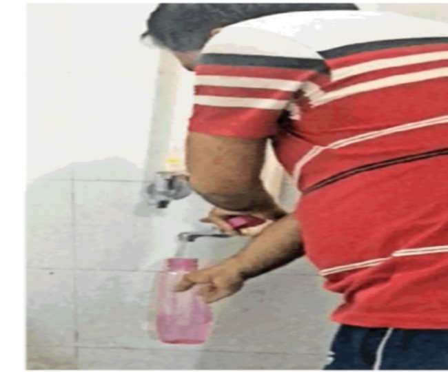 Shamli Coronavirus News: शामली के कोविड अस्पताल में मरीज वाशरूम का पानी पीने को मजबूर, वीडियो वायरल