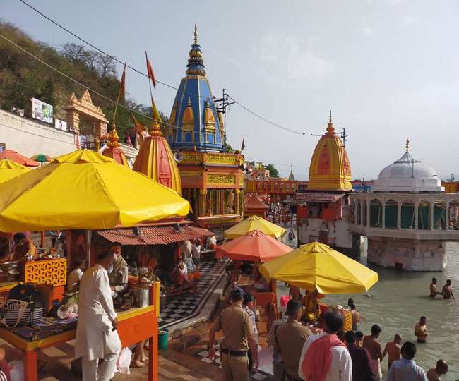 Ramnavmi Snan 202: रामनवमी पर श्रद्धालुओं ने लगाई आस्था की डुबकी, कोरोना के चलते बेहद कम रही संख्या