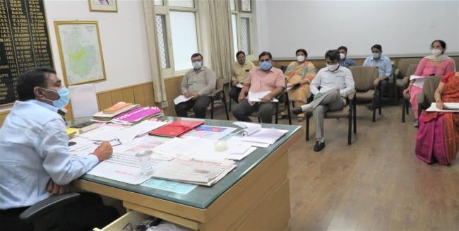 संक्रमण की चेन तोड़ने के लिए ग्रामीण क्षेत्रों में
अफसर सर्वे का कार्य करें जल्द पूरा : डीसी