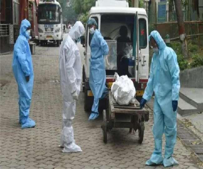 Covid India Updates: महाराष्ट्र ने फिर सुधारा कोरोना का आंकड़ा, पहले हुईं 3,509 मौतें जोड़ीं