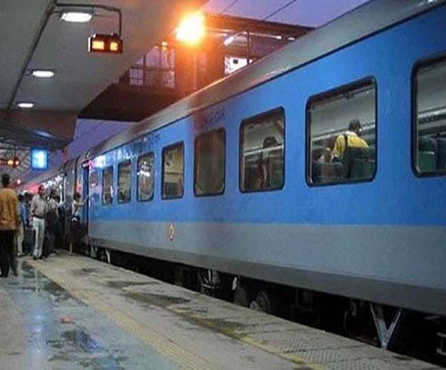 रेलवे ने आज कैंसिल की तीन दर्जन ट्रेनें, List में ले लें अपनी ट्रेन की खबर