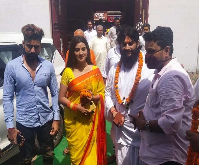 भोजपुरी अभिनेत्री अक्षरा सिंह ने किए रामलला के दर्शन, बोलीं- हर साल आने का प्रयास करूंगी