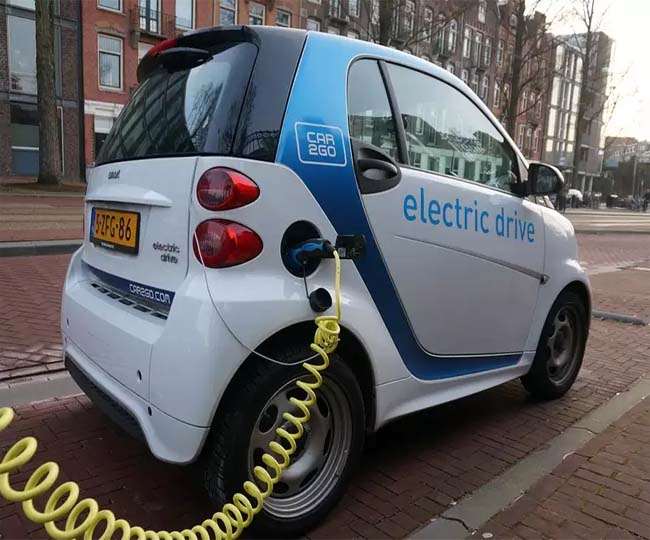 Electric Vehicles : पेट्रोल-डीजल तो दूर, अब सीएनजी भी होने जा रहा है इतिहास